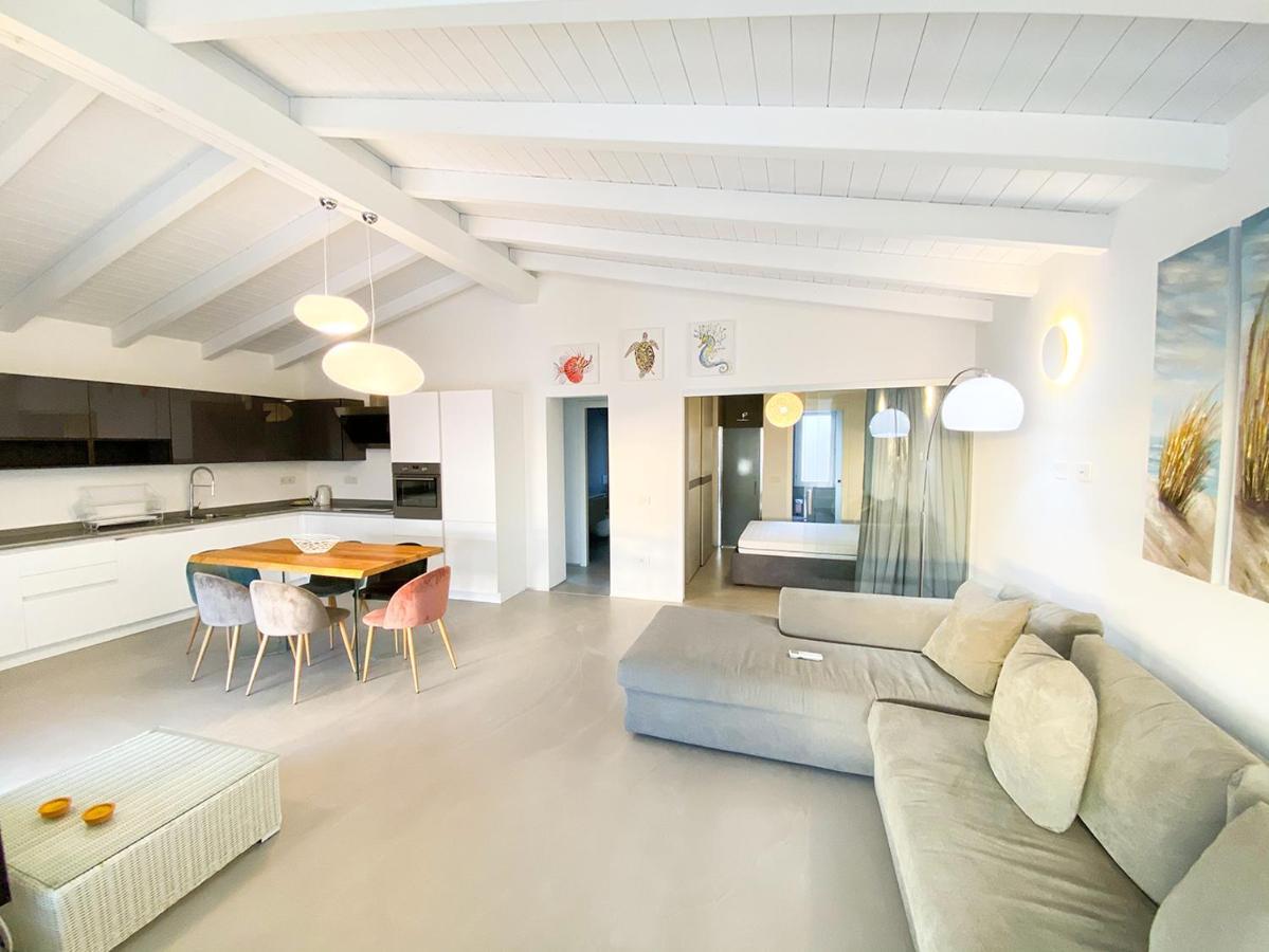 Le Perle Dell'Isola Apartamento Isola Rossa Exterior foto